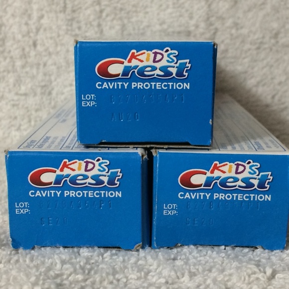 3 Crest Kids Cavity Protection Fluoride Toothpaste - Picture 2 of 8